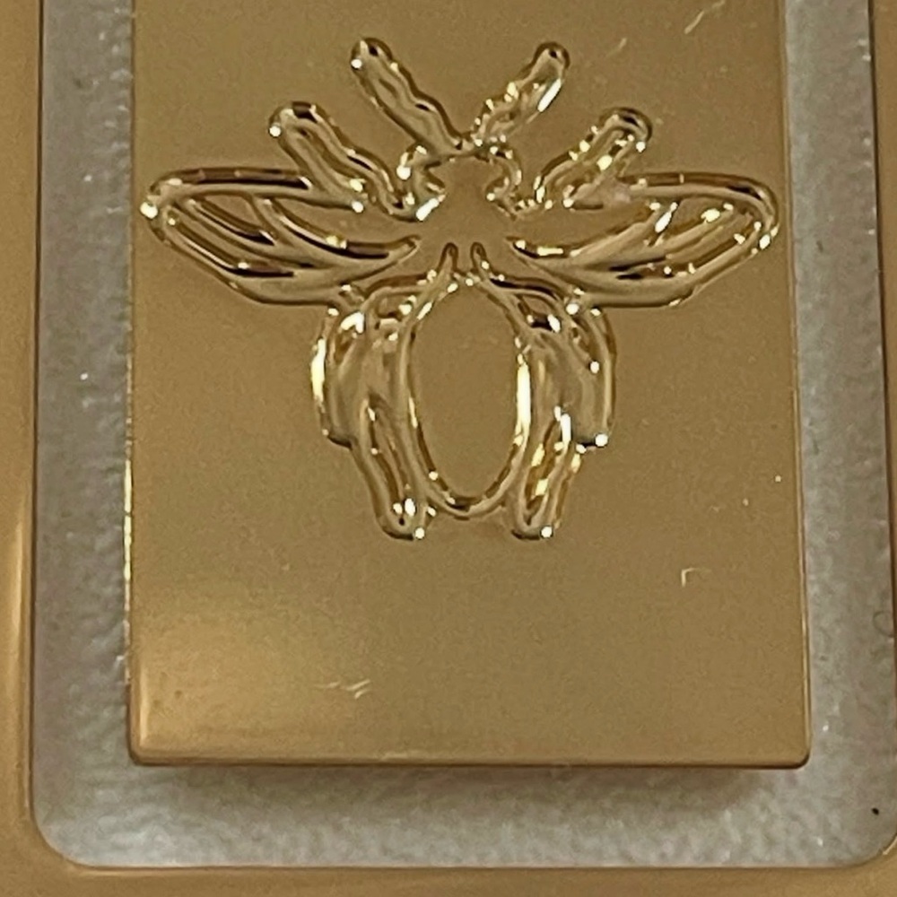 Christian Dior Gold Clip/Bookmark with Bee Design & Dior White w/ Gold Bag! New. - Picture 3 of 8
